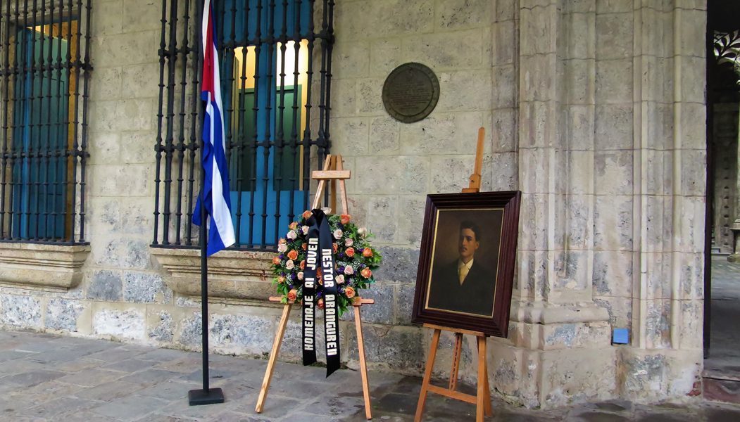 Homenaje al joven patriota Néstor Aranguren