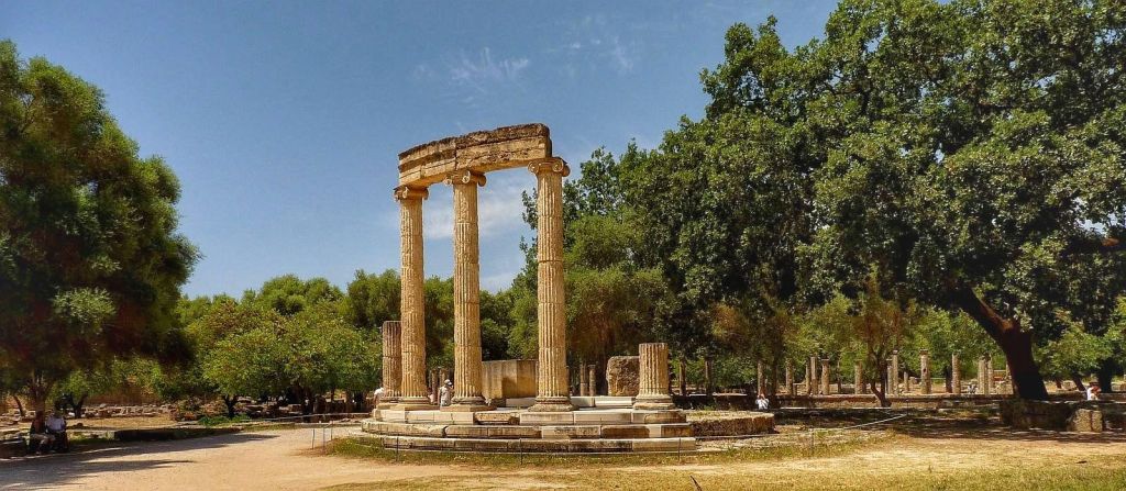 6.	Ruinas del santuario de los dioses o el Altis, en Olimpia